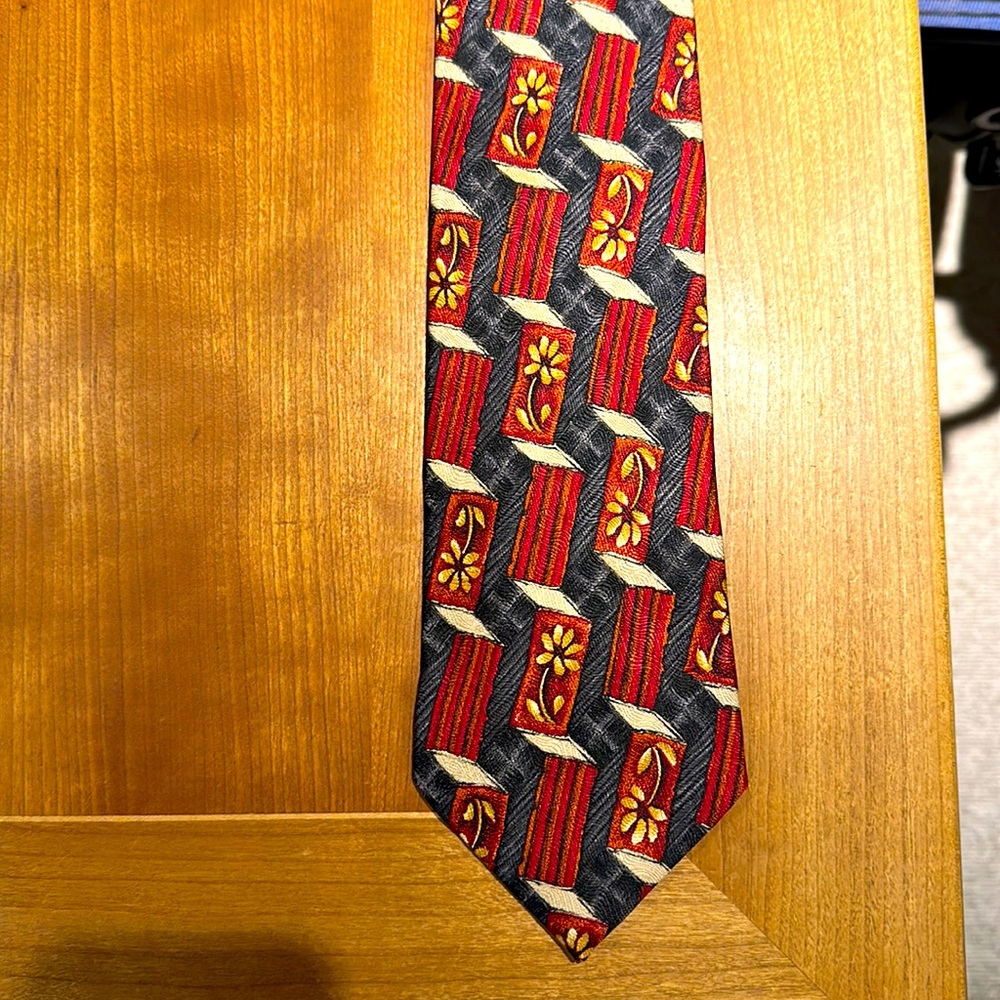 BOLGHERI SILK NECKTIE WITH CONTEMPORARY FLORAL PATTERN IN GREY, BURGUNDY & GOLD